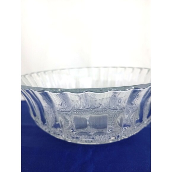 Kig/Malaysia Pressed Glass Clear Serving Bowl Fleur De Lis Trellis Design - Picture 4 of 4